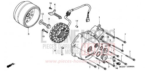 PANNEAU CARTER-MOTEUR G./ GENERATRICE VT750C21 de 2001